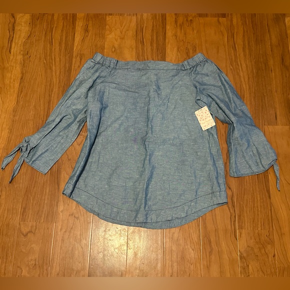 FREE PEOPLE Show Me Some Shoulder Chambray Top Women’s Size Small Blue NWT - Picture 2 of 5